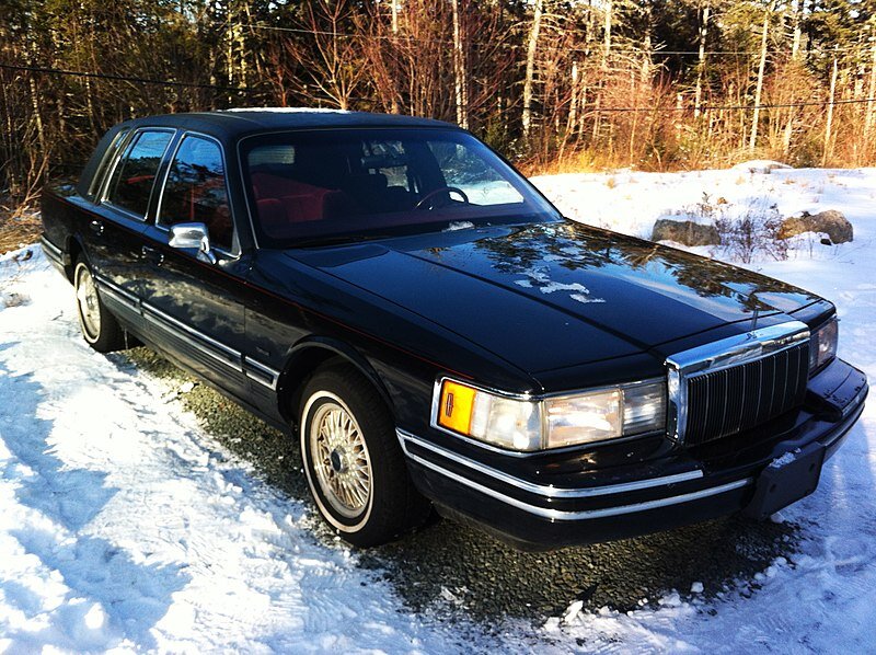 Иллюстрация взята из Википедии  ( Это Lincoln Town Car)