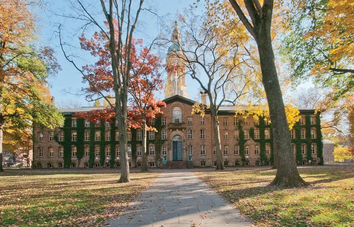 Учеба в университете Лиги Плюща - это реальность! На фото Princeton University