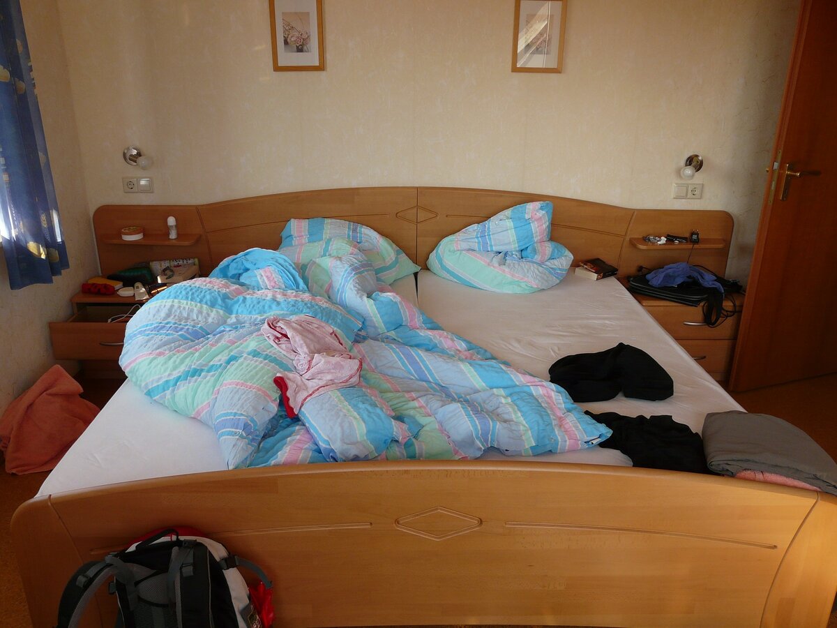 общая кровать с мамой в отеле часть 1