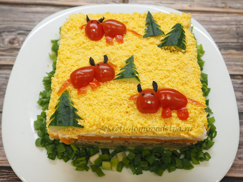 Салат с бычками