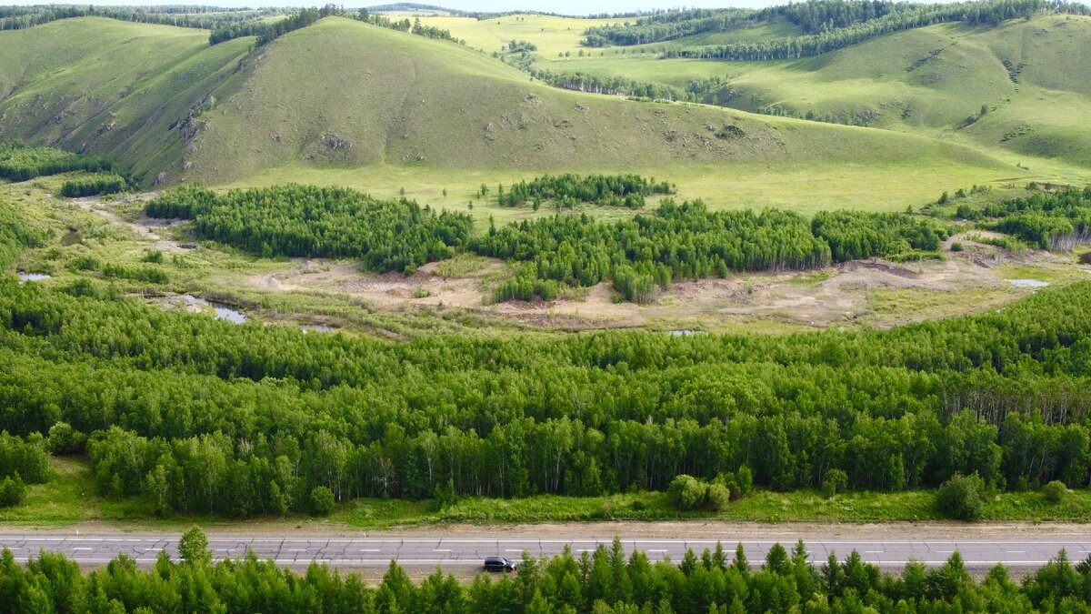 И никого навстречу