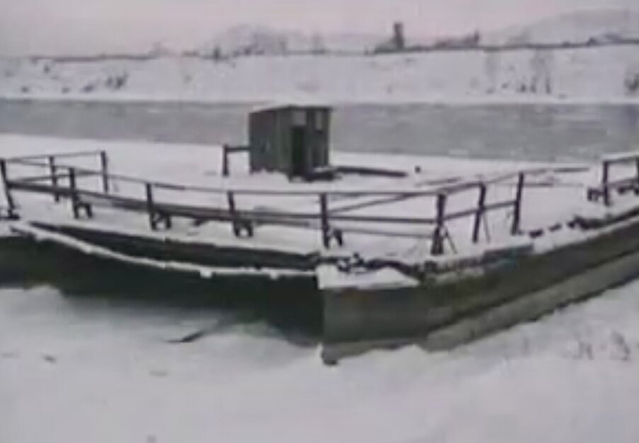Паром, на котором проходили съемки. Кадр из фильма «Слова матери»