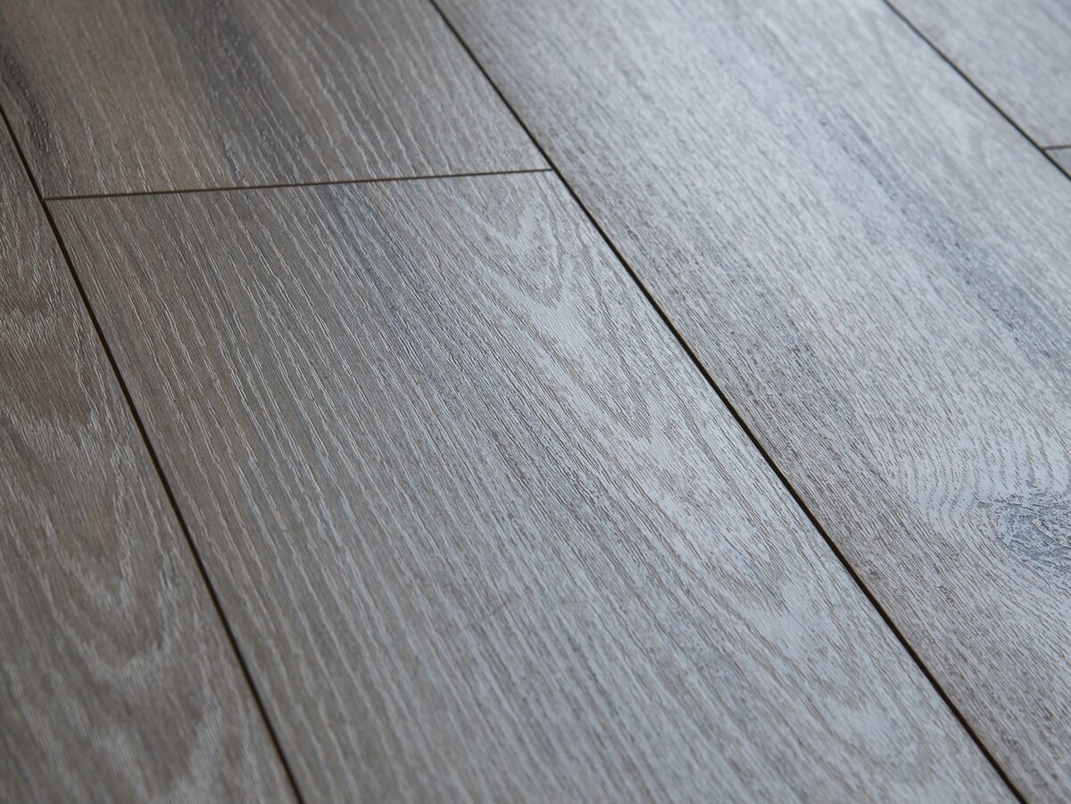 Какой ламинат выбрать: с фаской или без