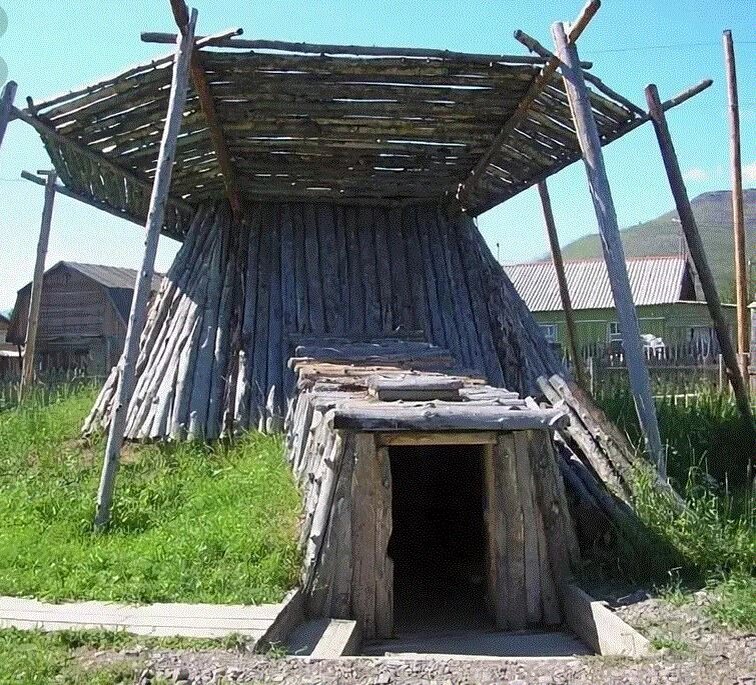 землянка у коренных народов сибири. берестяная юрта хакасов. яранга кочевых коряк. традиционное жилище нивхов. жилище якутов якутский балаган.