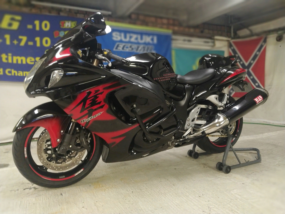 Suzuki gsx1300r Hayabusa черный