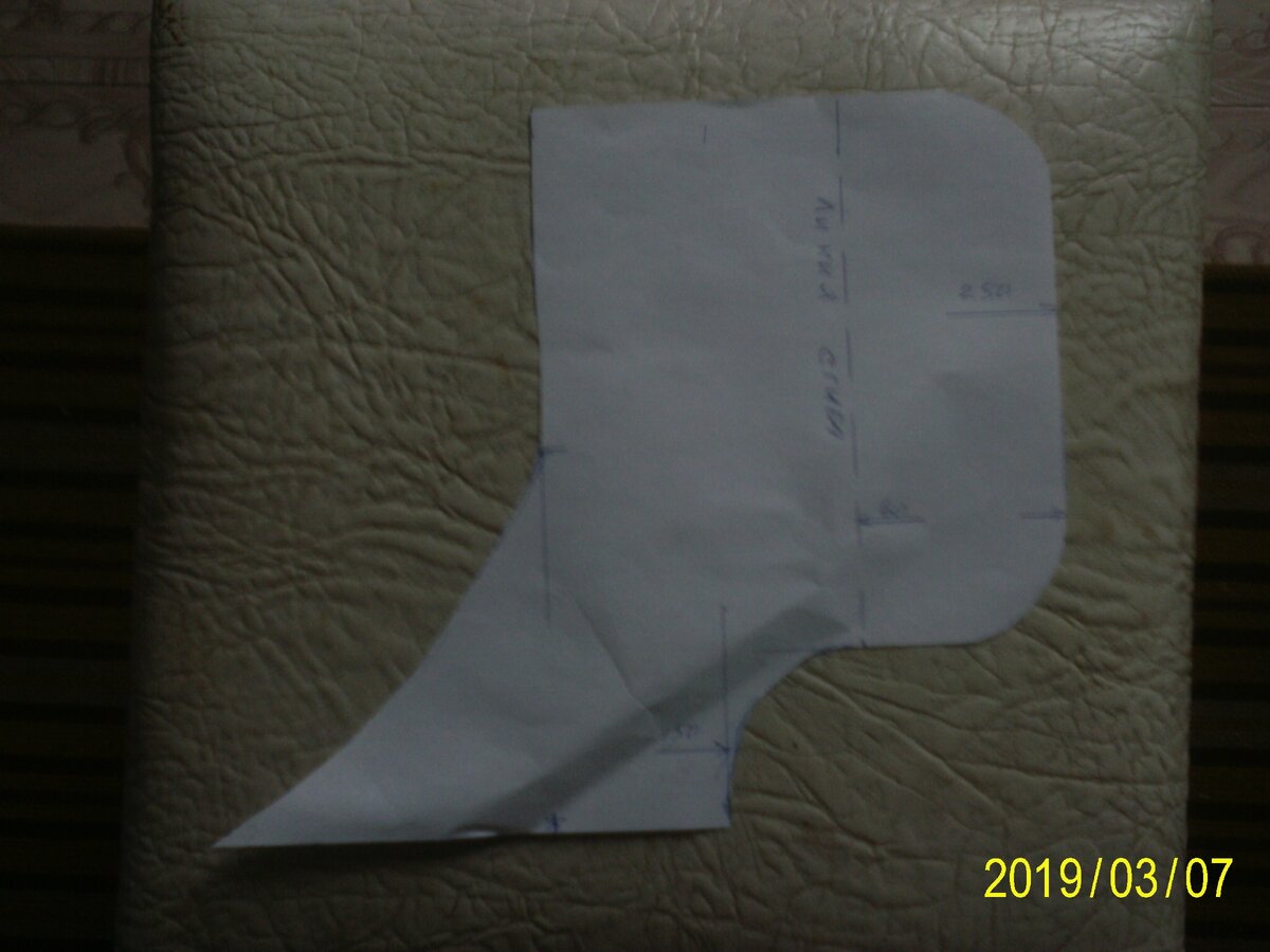 Прикинул размеры и вырезал шаблон для половинок