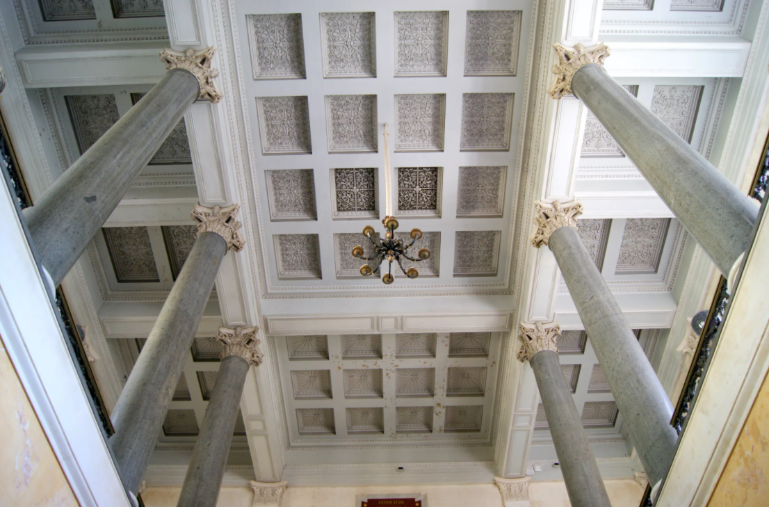 Парадная лестница Нового Эрмитажа. Современный вид