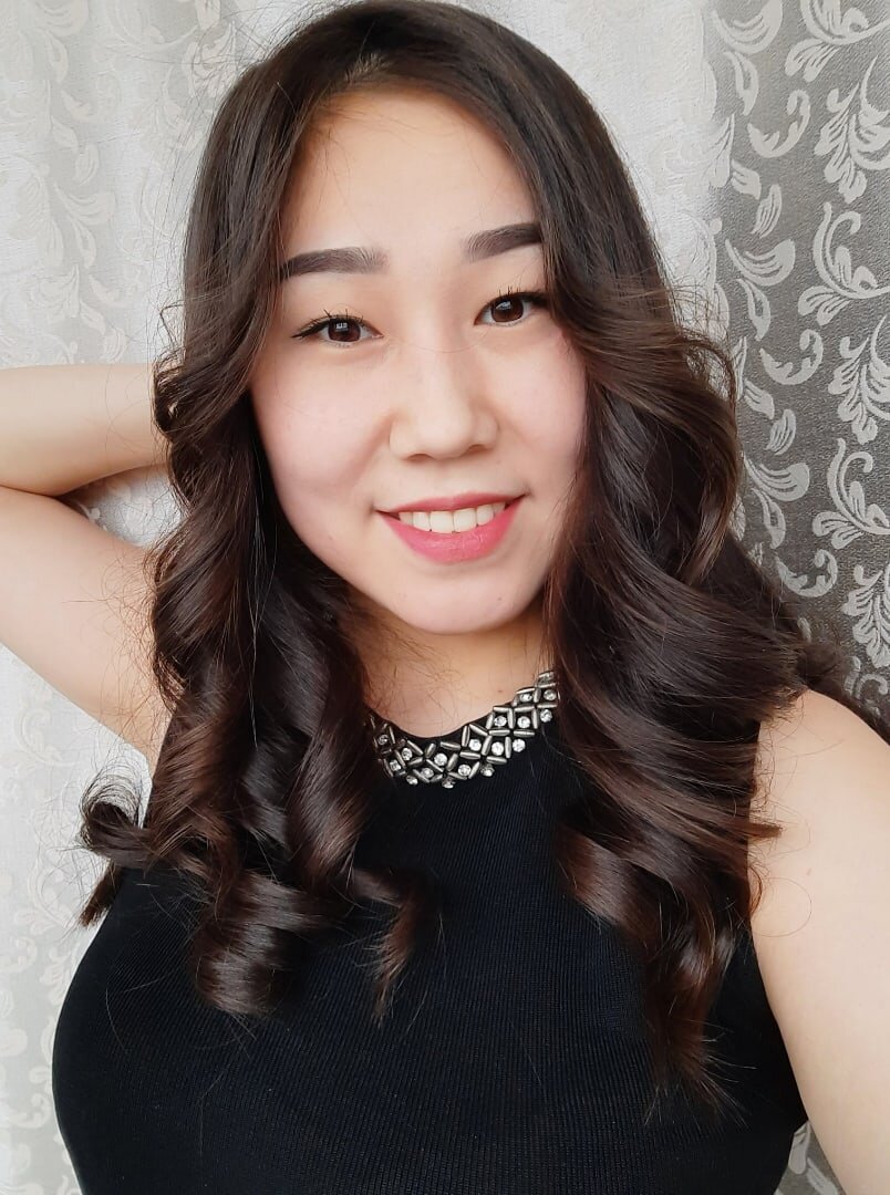 Меня зовут Назира.