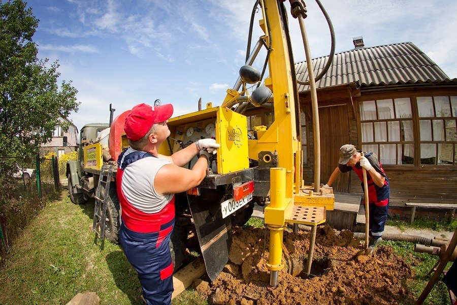 В отдалении от центральных коммуникаций необходимо автономное водоснабжение