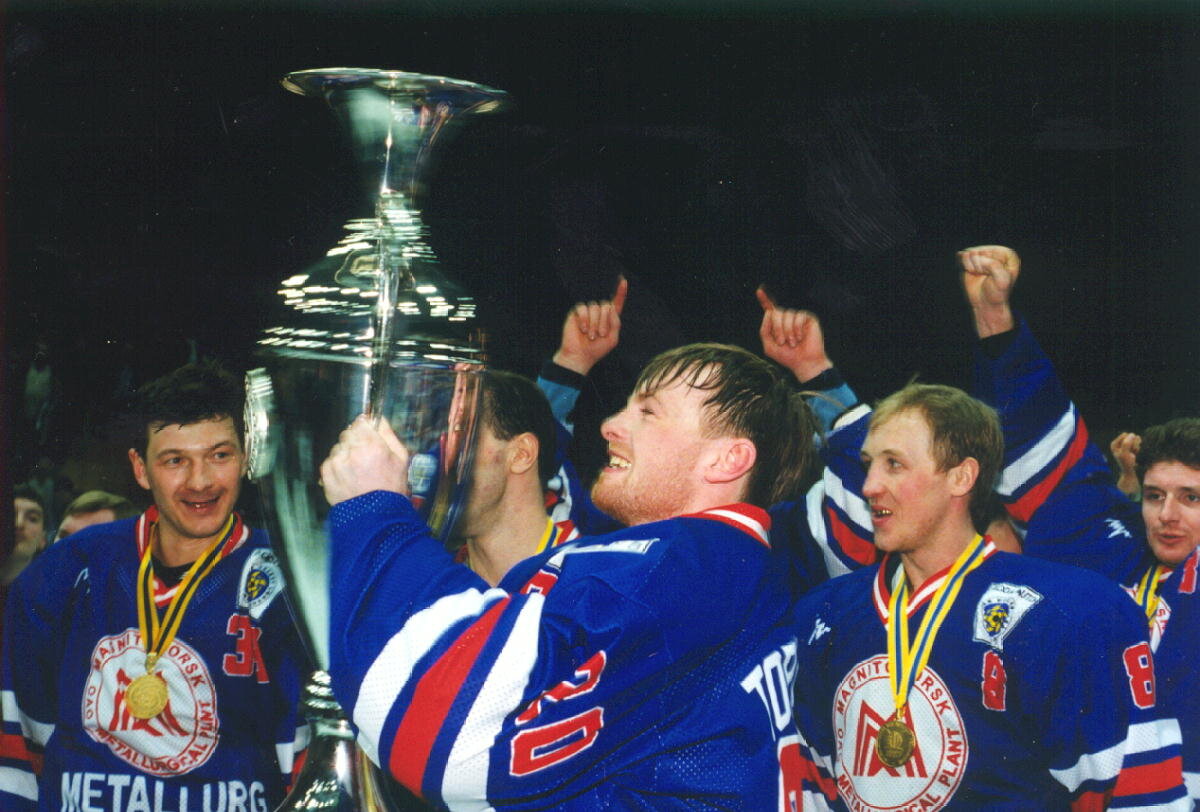 На фото: Борис Тортунов был больше всех рад триумфу Магнитки в Евролиге-1999.