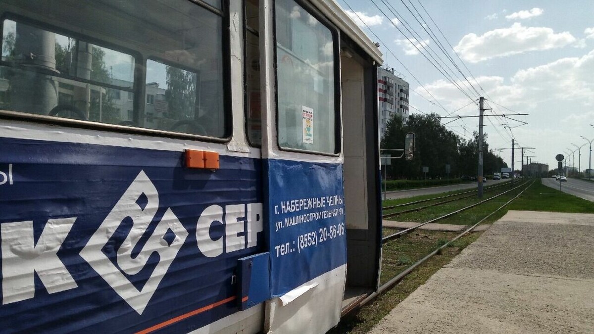     Челнинцы стали чаще оплачивать за проезд бесконтактным способом в трамваях. Об этом заявил генеральный директор «Электротранспорта» Рашид Шамсудинов.