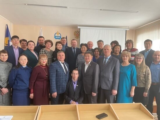     Депутаты Бичурского райсовета. Фото: с личной страницы Василия Смолина в соцсетях.