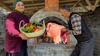 Вкусное Восточное Блюдо Из Баранины И Свежих Овощей В Домашнем