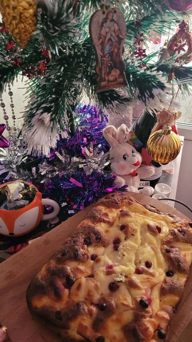 А дома под ёлочкой творожный кекс 😋