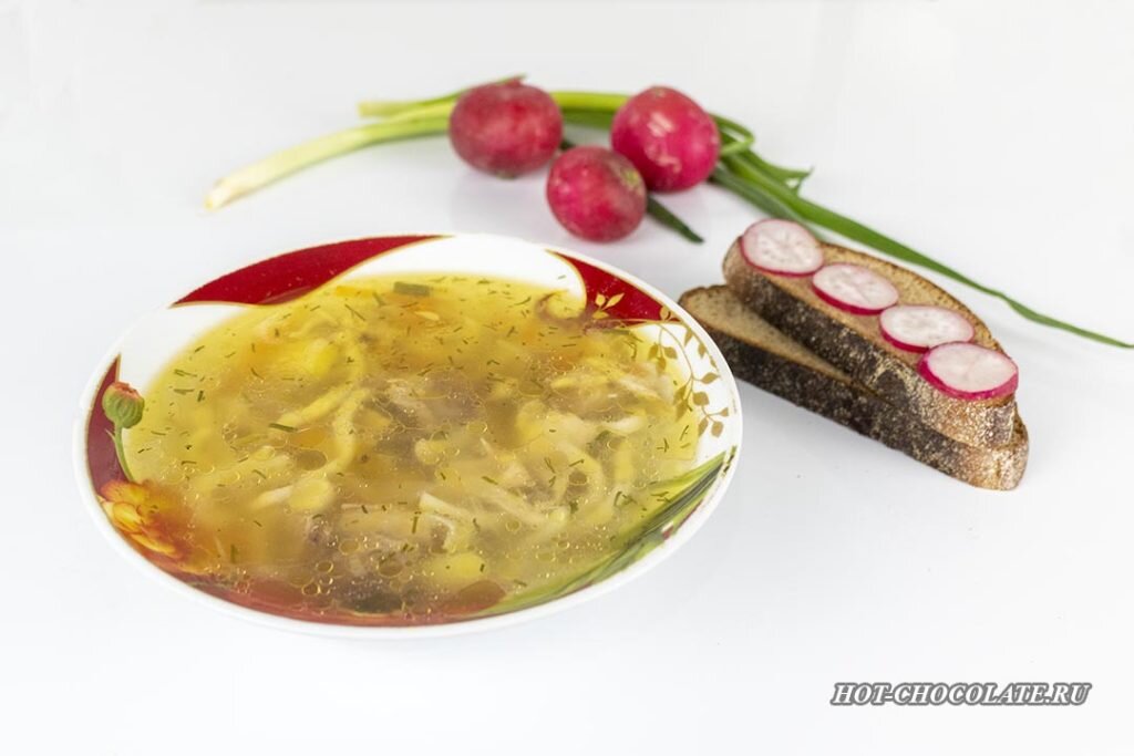 Суп куриный с домашней яичной лапшой
