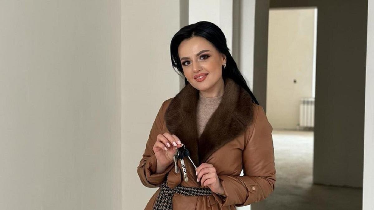    Анна Данченко:instagram.com/ann_2905