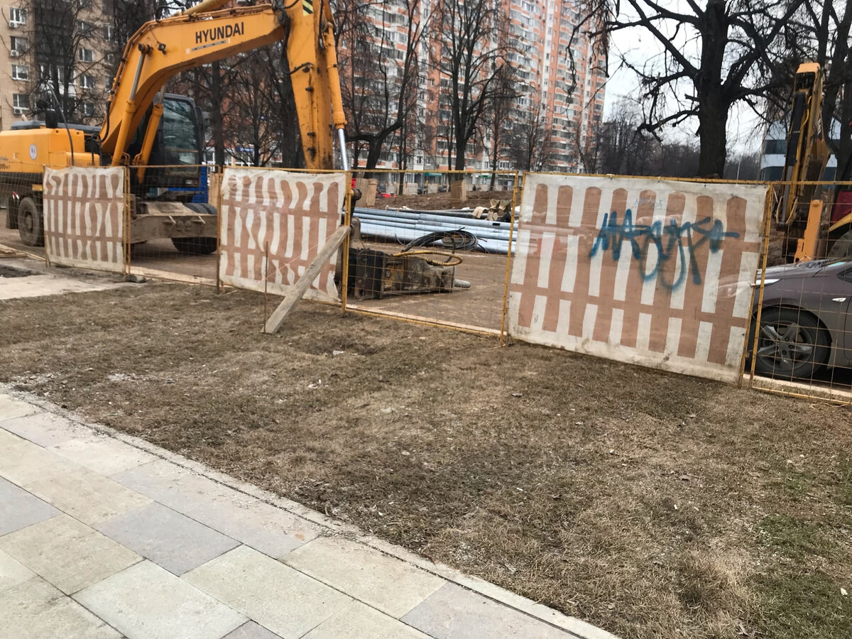 На юге Москвы идет активное благоустройство на 🌳 Чонгарском Бульваре, на  🚇 перегоне «Каховская» - «Варшавская» 💍Большой Кольцевой линии | Развитие  Метрополитена в Москве | Дзен