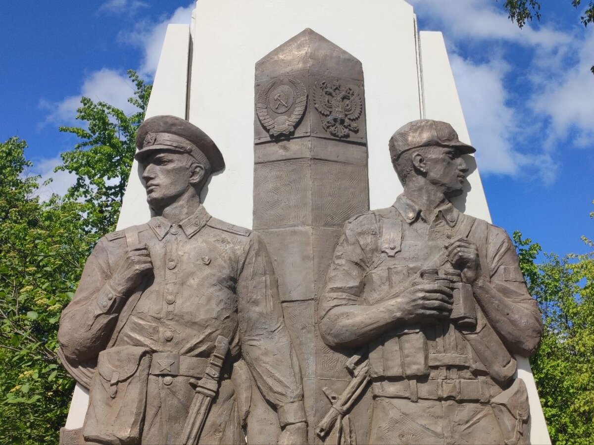 Ко дню пограничника: памятник пограничникам всех поколений в Калуге |  Достопримечательности города: памятники и скульптуры | Дзен