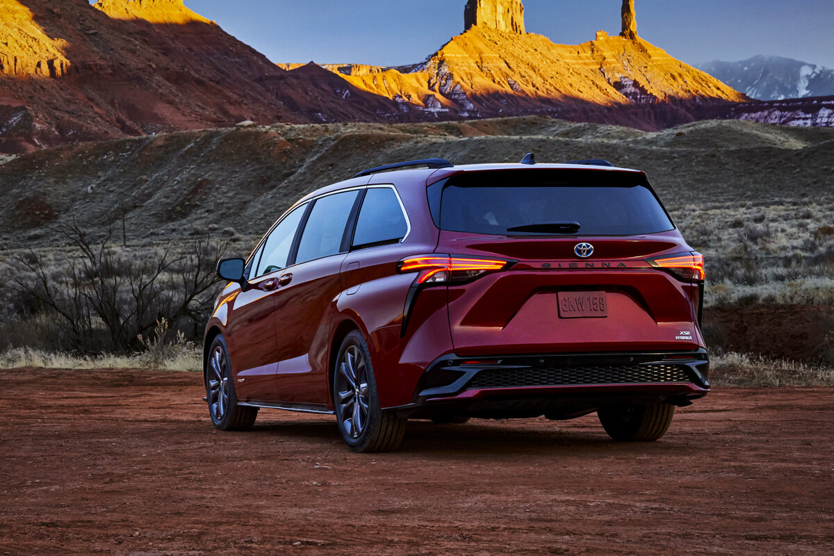    Toyota Sienna   
Toyota