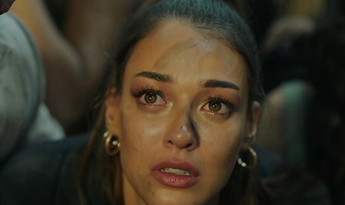 Звезда сериала-хита "Чукур": неординарная красота и талантливая игра! 