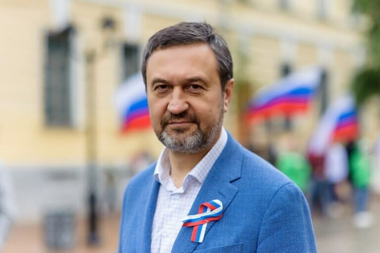    Вице-губернатор Игорь Сухарев поздравил оренбуржцев с Днем России Андрей Севостьянов