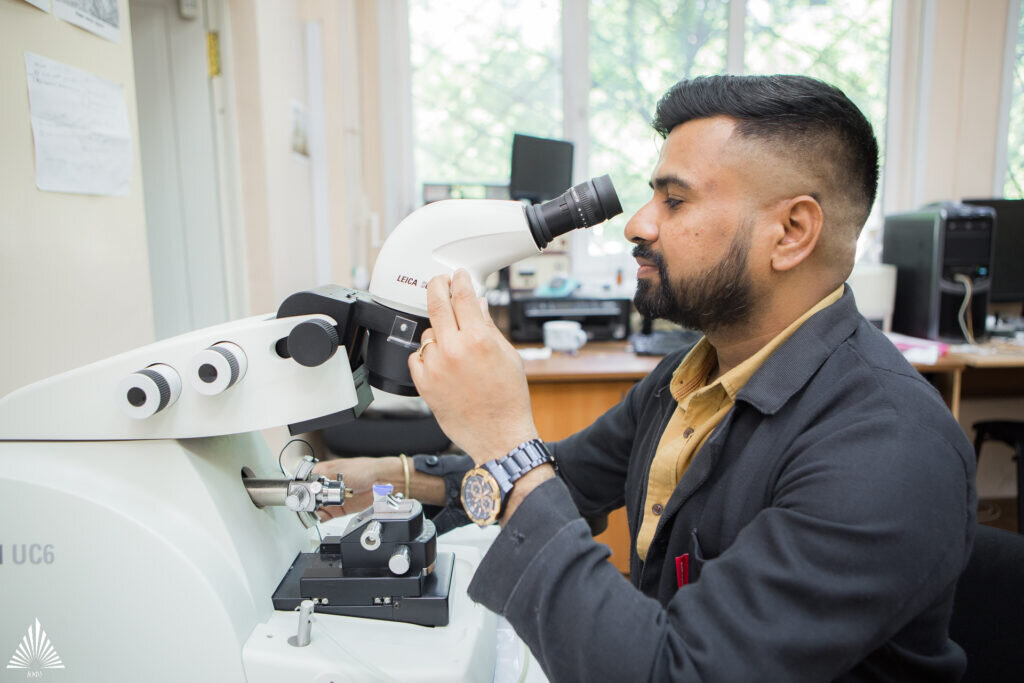    Вишну Д. Раджпут — ведущий научный сотрудник Академии биологии и биотехнологии Д. И. Ивановского ЮФУ / ©Пресс-служба ЮФУ