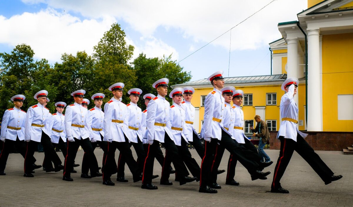 Суворовское училище презентация