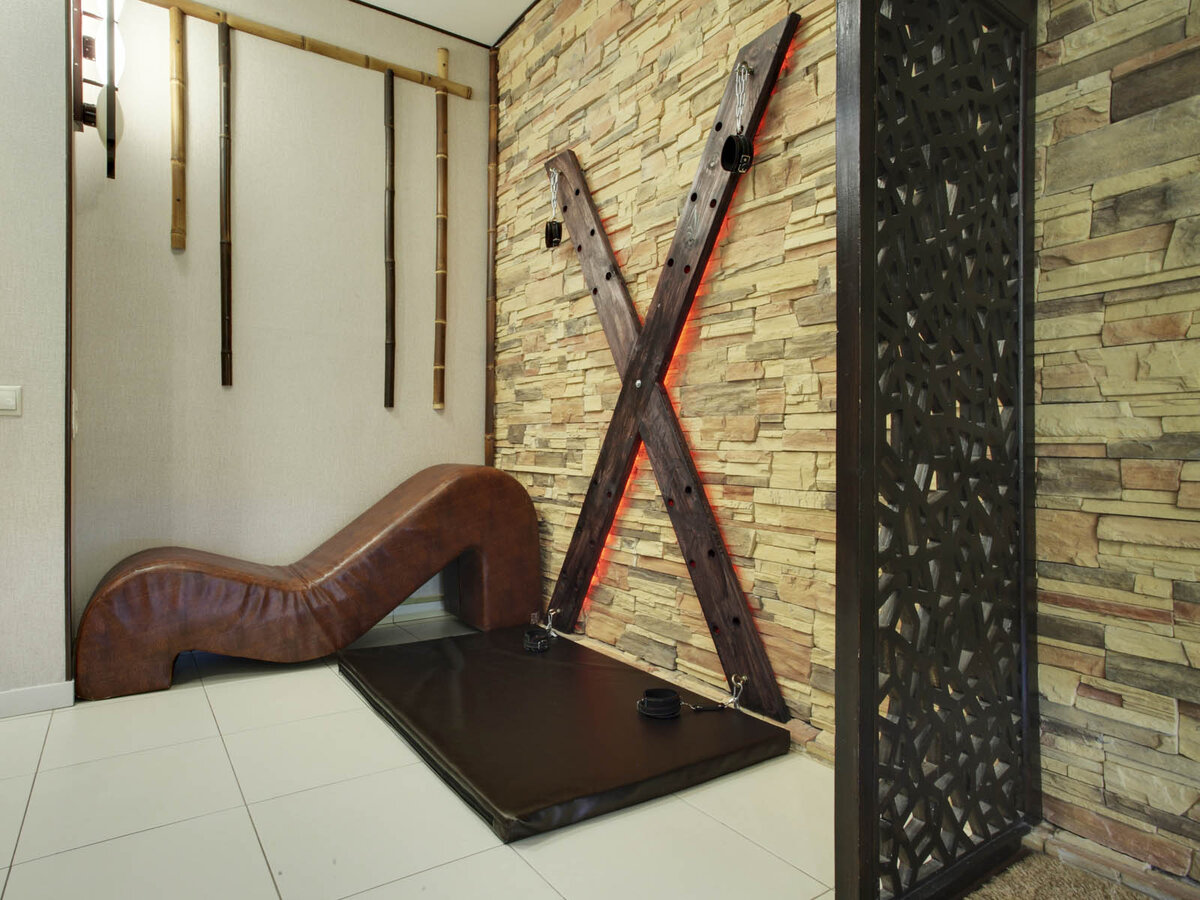 Кресло-волна в номере "Премиум 5" в отеле "Подушкин" на Шаболовке в Москве.