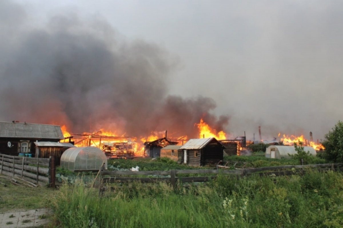    На Урале опровергли информацию о погибших в огне жителях села Шайдуриха