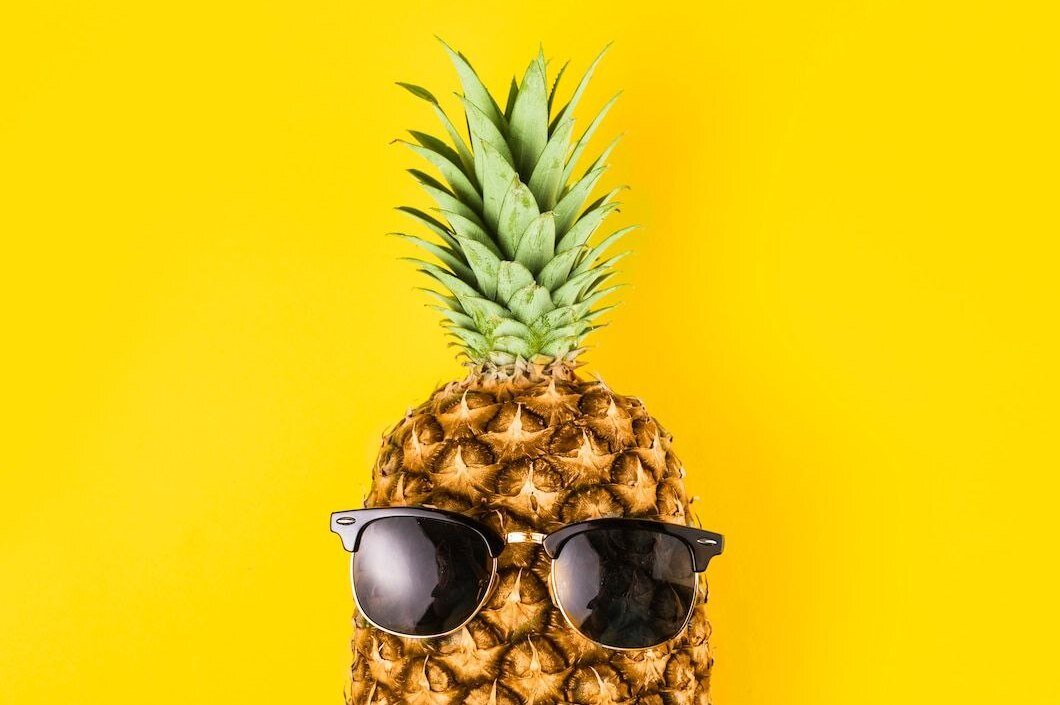     Доктор, это опасно? Почему ананас жжет и разъедает слизистую и язык?