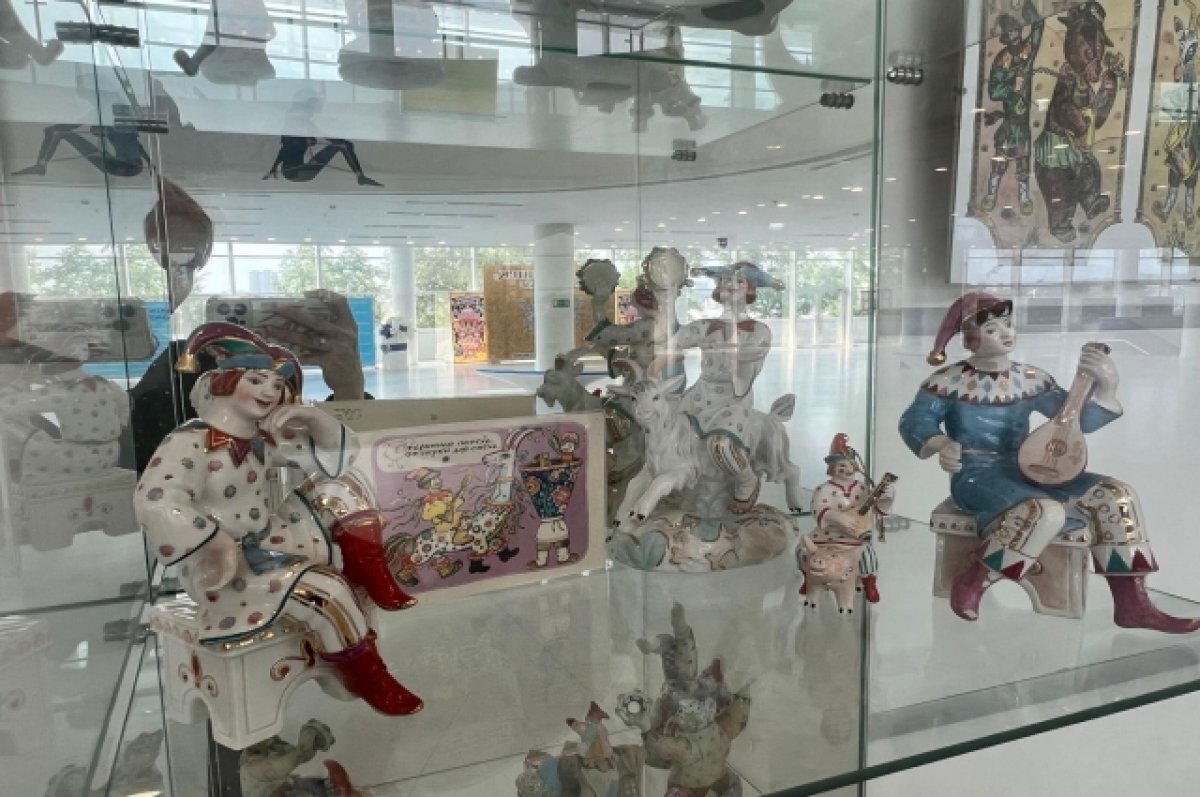    На фарфоровой арене.