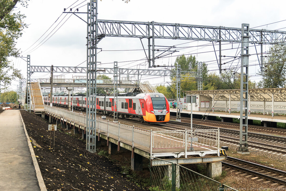 Платформа НАТИ. Здесь тоже будет останавливаться питерская "Ласточка".