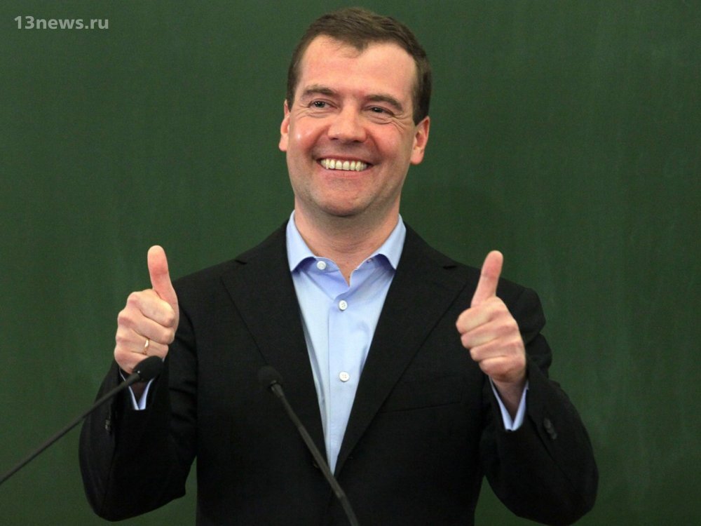  
Политикам наверное сложно представить жизнь, когда ты получаешь зарплату в 20 тысяч рублей и не имеешь собственного жилья или денег на необходимые продукты. Они привыкли, что их зарплаты составляют сотни тысяч рублей в месяц и всё бы ничего, если бы не периодические советы политиков о том, что денег нет, но необходимо держаться, либо советы о жизни на 10 тысяч рублей в месяц.
