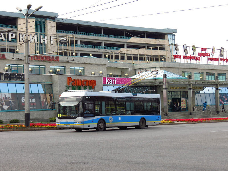 Также как и с трамваями, был на 100% обновлён подвижной состав. Были куплены какие-то китайские пепелацы, коих нет нигде больше в СНГ.

