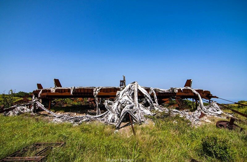 Позиция РЛС ПВО на самой высокой точке заброшенного острова Аскольд