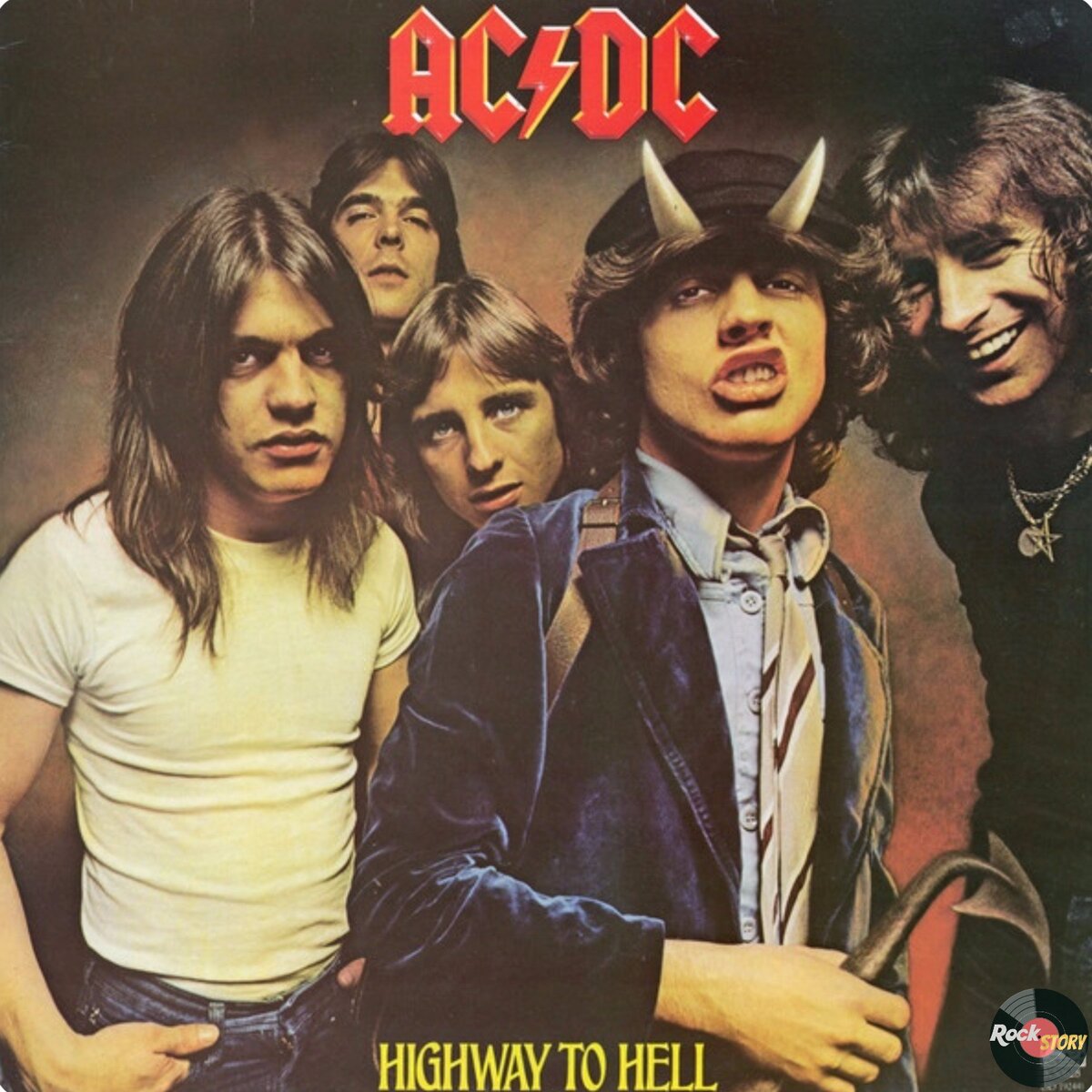 На фотографии: обложка альбома Highway To Hell группы AC/DC
