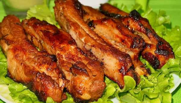 Свиные ребра.