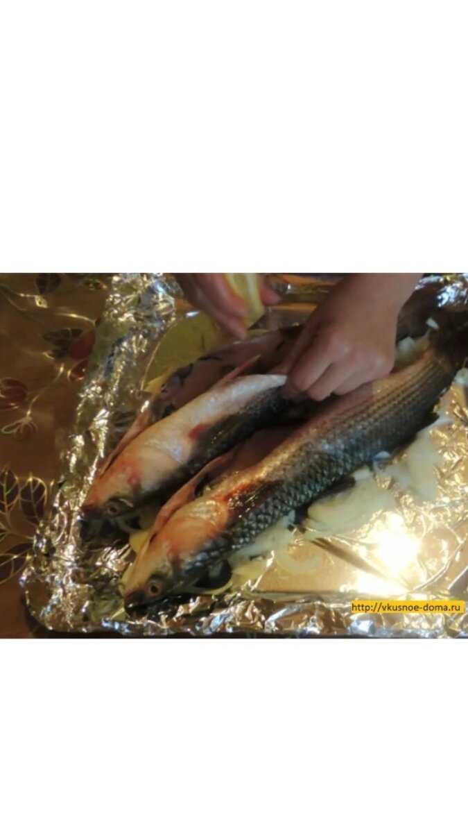 Рыбка в луковой ШУБКЕ..источник фото яндекс!!!