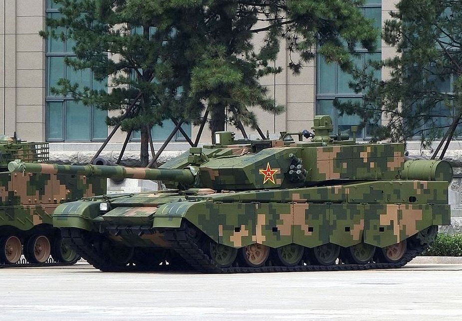 Китайский Type 99A2 (ZTZ-99A2) считается одним из наиболее современных китайских основных боевых танков, в то же время представляя собой развитие концепции советского танка Т-72. Для танка, принятого на вооружение в 2011 году, «Тип 99» обладает хорошим многослойным бронированием с весьма современной динамической защитой. Высокий уровень китайской электроники позволил оснастить танк передовыми системами связи, навигации, прицеливания и управления огнём. В сочетании со 125-мм гладкоствольной пушкой с автоматическим заряжанием, 1500-сильным двигателем и устройством лазерного ослепления противника китайский танк считается весьма грозной боевой машиной, в чём-то даже опережающей российский Т-90МС.