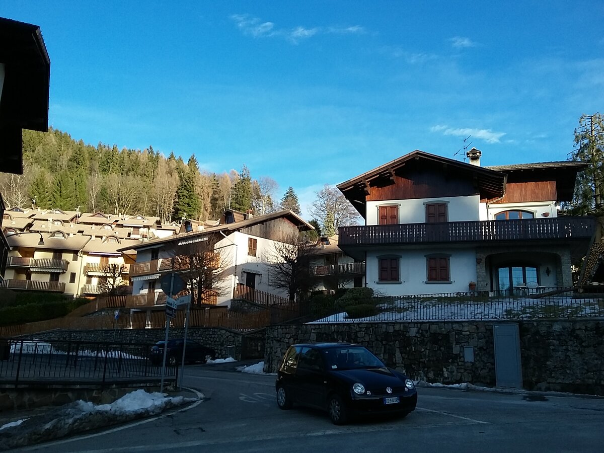 городок в горах недалеко от г.Бергамо  (эпицентра борьбы с вирусом в Италии).