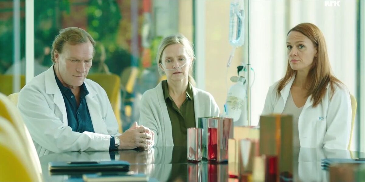 Равин ( Свен Нордин), Вильма( Пиа Хальворсен) и Унн ( Эллен Биргитте Уинтер). Кадр из сериала