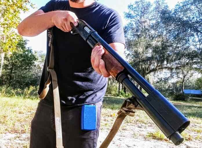 Мужик  с винтовкой