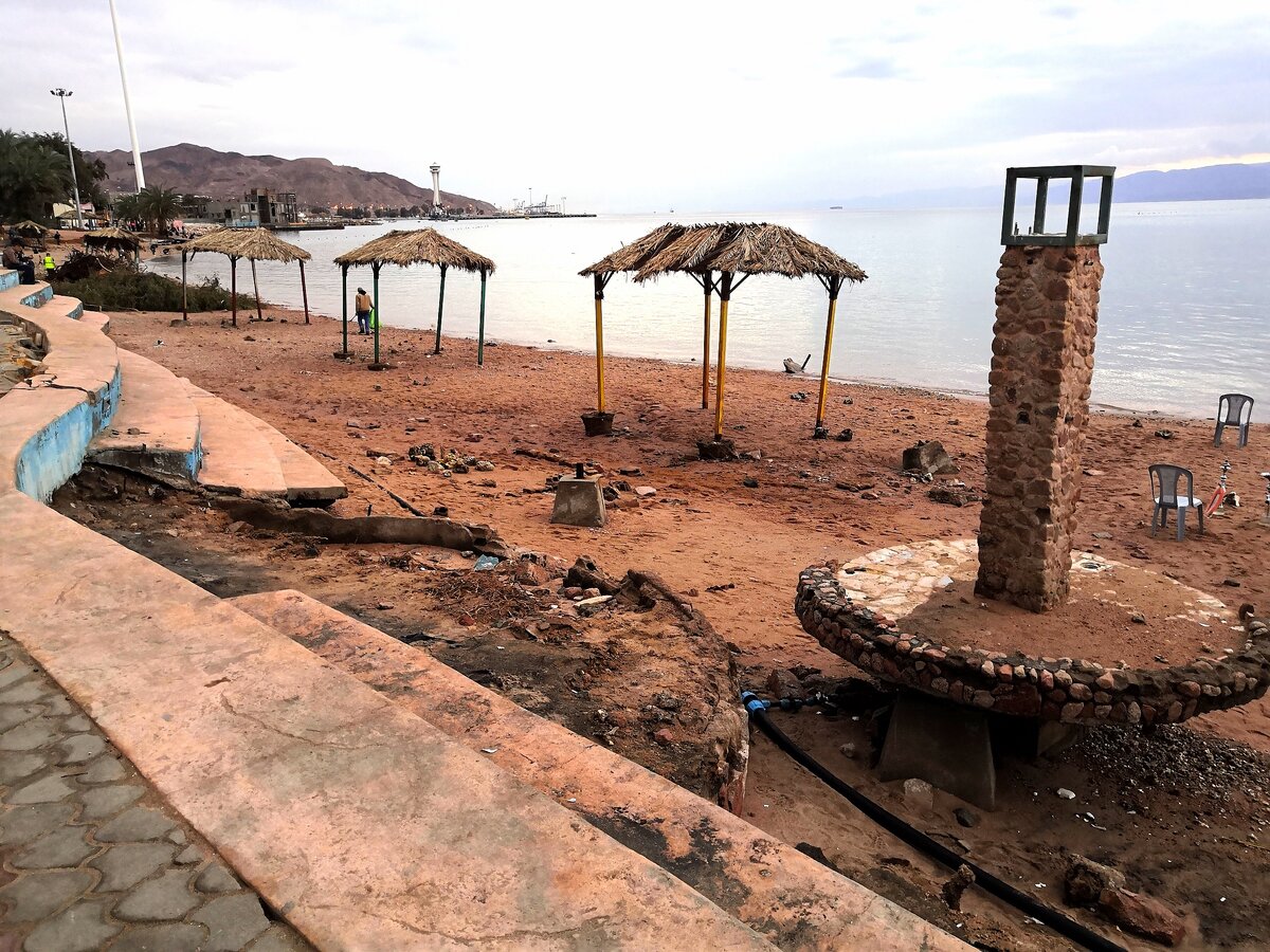 Последствия шторма в Акабе