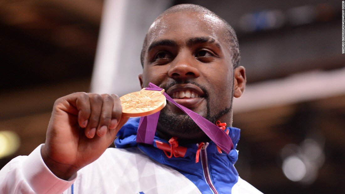 Тедди Ринер (https://cdn.cnn.com/cnnnext/dam/assets/170818144606-teddy-riner-tease-image-super-tease.jpg)