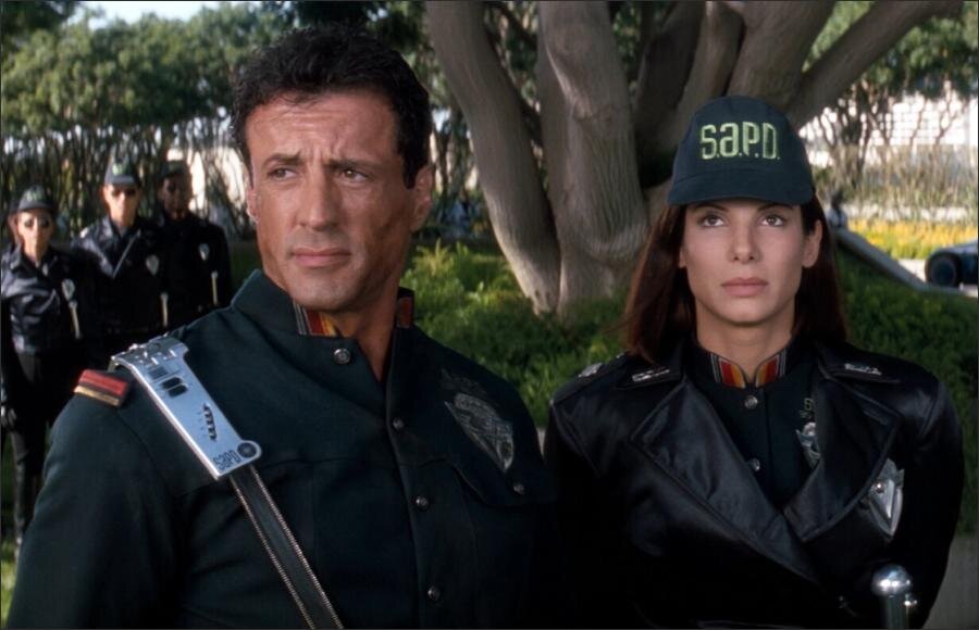 Кадр из фильма "Разрушитель" (1993) 