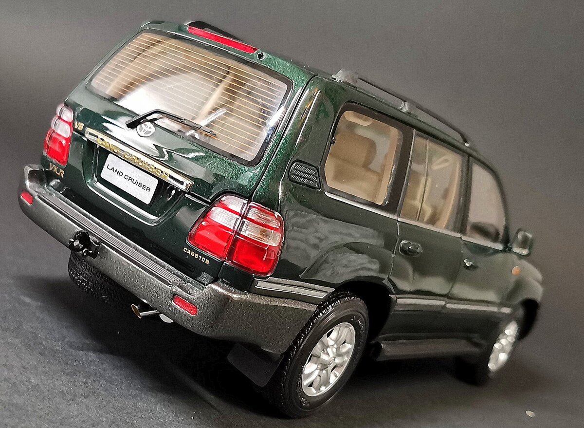 Крузер 100 чита. Land Cruiser 100. Toyota LC 100. Toyota Land Cruiser (100) 1998-2007.