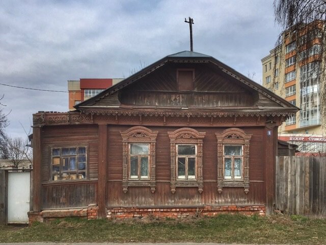 Старенький дом