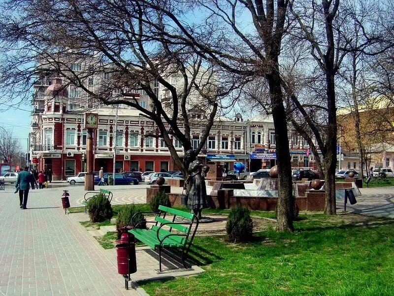 Дон находится в городе. Покровский парк Ростов-на-Дону. Ростов на Дону сквер. Покровский сквер Ростов Весна. Картинки Покровский сквер Ростов на Дону.