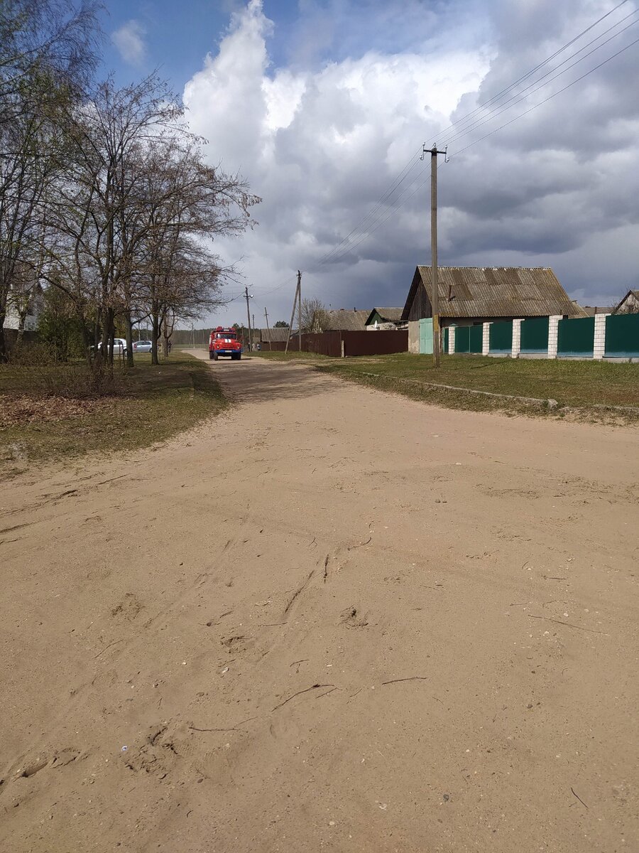 пожарные едут и начнут тушить пожар, листайте