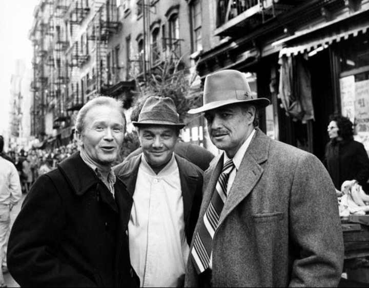  Марлон Брандо со своими друзьями 